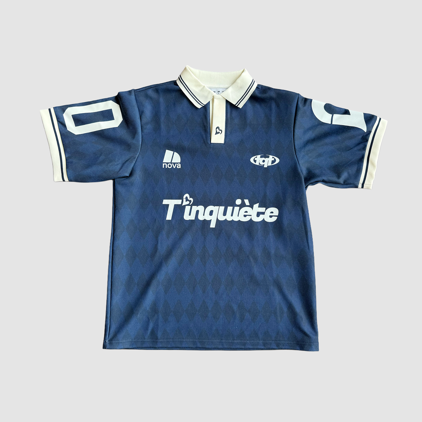 T'inquiète Antwerp retro kit blauw met wit, sportieve uitstraling